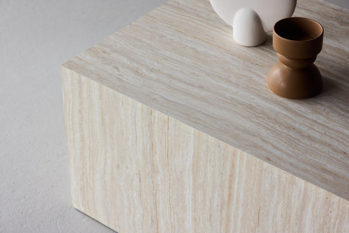 York Sofatisch in Beige präsentiert im Onlineshop von KAQTU Design AG. Beistelltisch ist von Venture Home