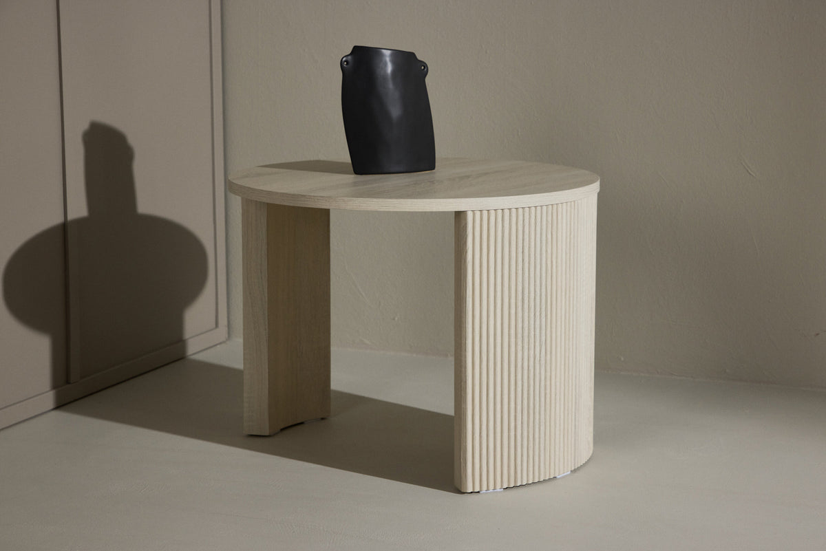 Bristol Sofatisch φ60 in Weisswasch präsentiert im Onlineshop von KAQTU Design AG. Beistelltisch ist von Venture Home
