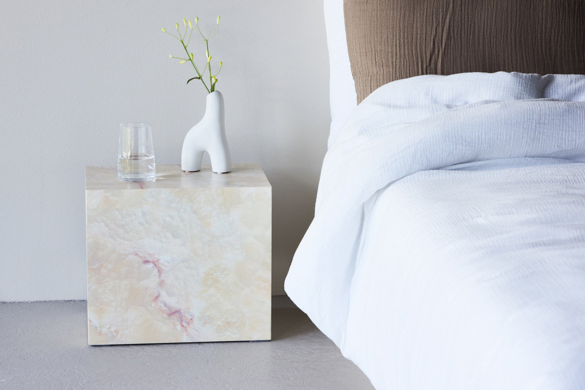 York Beistelltisch in Beige präsentiert im Onlineshop von KAQTU Design AG. Beistelltisch ist von Venture Home