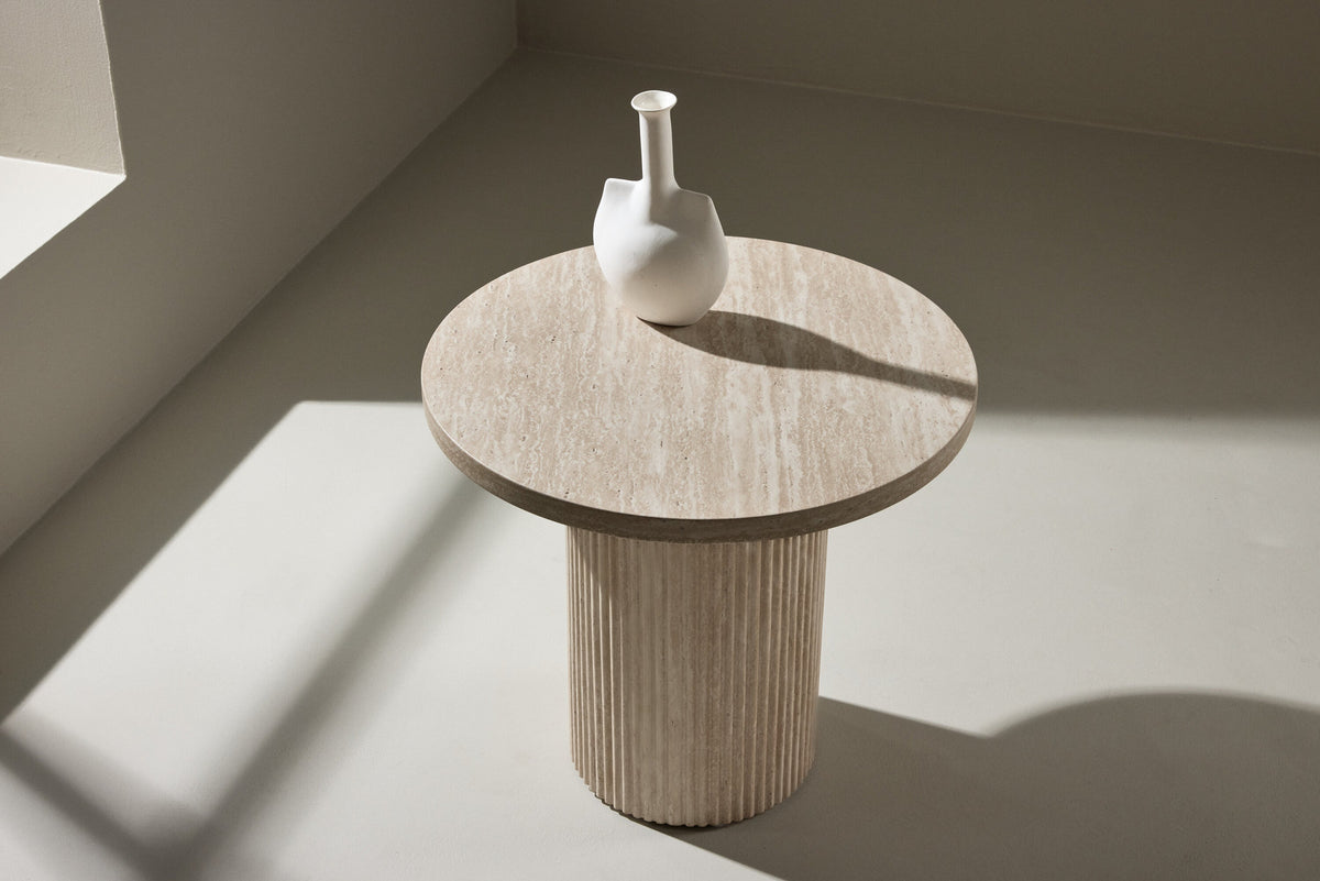Härön Sofatisch ø50 in Beige präsentiert im Onlineshop von KAQTU Design AG. Beistelltisch ist von Venture Home