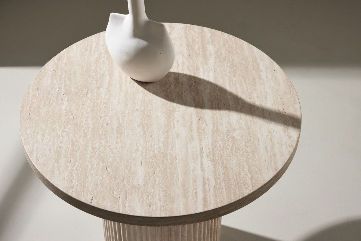 Härön Sofatisch ø50 in Beige präsentiert im Onlineshop von KAQTU Design AG. Beistelltisch ist von Venture Home