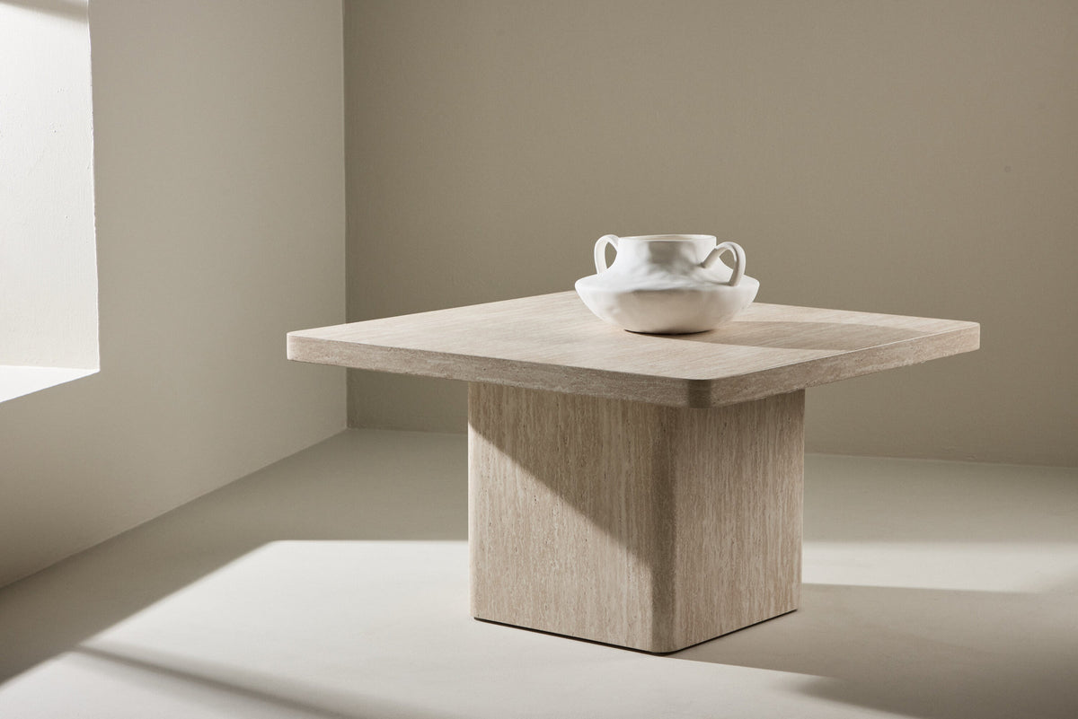 Qvart Sofatisch 80x80 in Beige präsentiert im Onlineshop von KAQTU Design AG. Beistelltisch ist von Venture Home