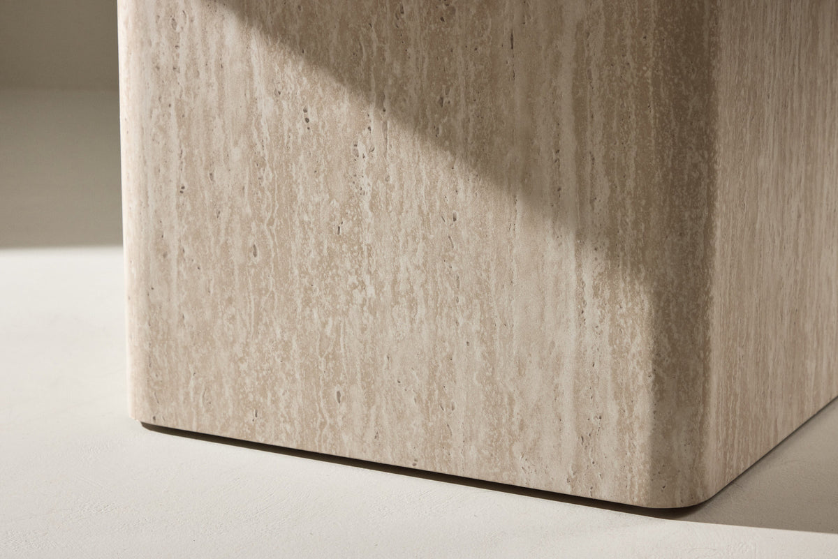 Qvart Sofatisch 80x80 in Beige präsentiert im Onlineshop von KAQTU Design AG. Beistelltisch ist von Venture Home
