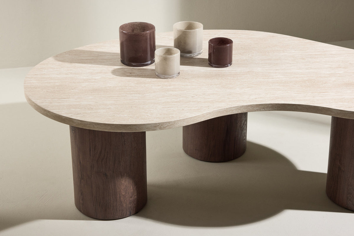 Megg Sofatisch 130x78 in Beige präsentiert im Onlineshop von KAQTU Design AG. Beistelltisch ist von Venture Home