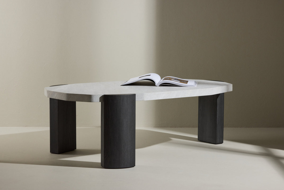 Kres Sofatisch 125x70.5 in Beige präsentiert im Onlineshop von KAQTU Design AG. Beistelltisch ist von Venture Home