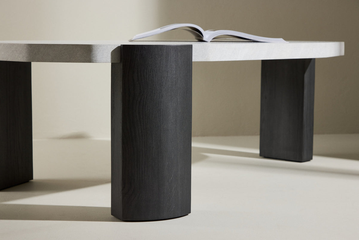 Kres Sofatisch 125x70.5 in Beige präsentiert im Onlineshop von KAQTU Design AG. Beistelltisch ist von Venture Home