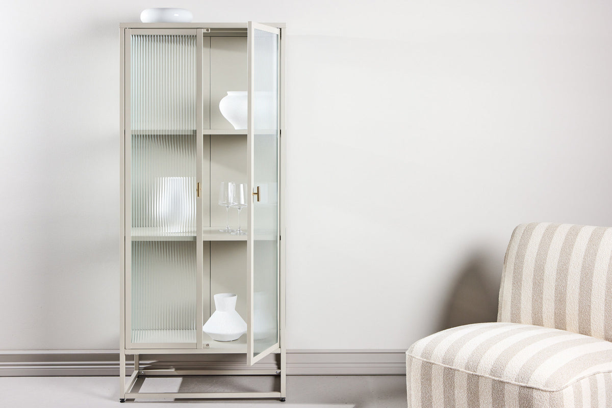 Garis Cabinet in Beige präsentiert im Onlineshop von KAQTU Design AG. Cabinet ist von Venture Home
