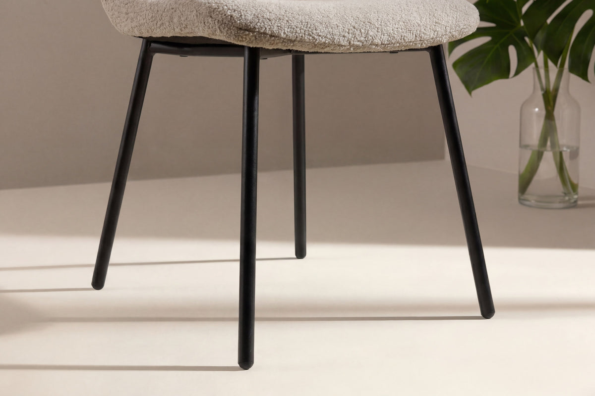 Linus Esszimmerstuhl in Beige präsentiert im Onlineshop von KAQTU Design AG. Stuhl ist von Venture Home