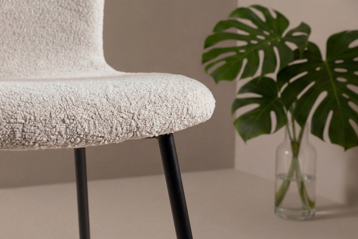 Linus Esszimmerstuhl in Beige präsentiert im Onlineshop von KAQTU Design AG. Stuhl ist von Venture Home