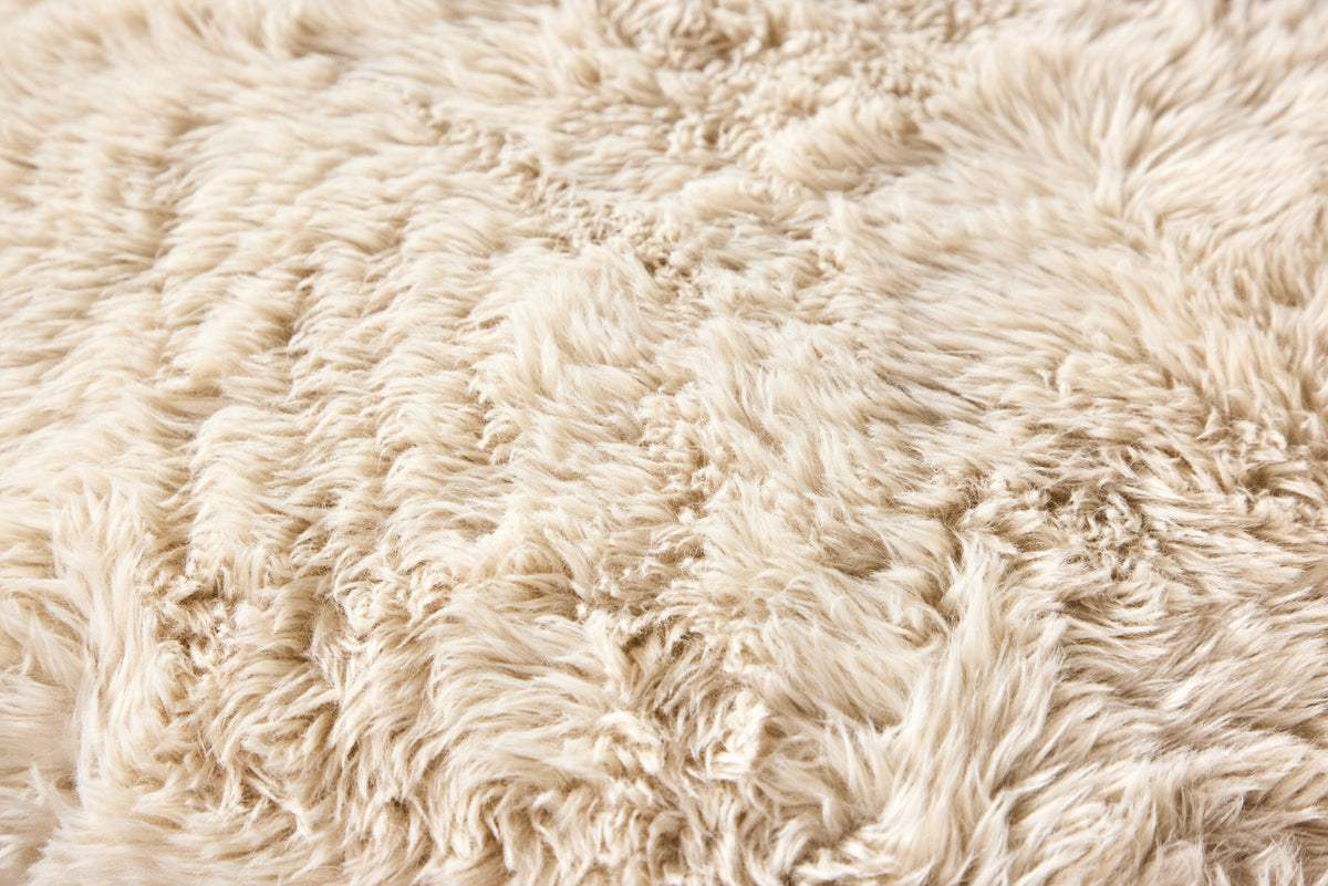 Astru Armlehnstuhl in Beige präsentiert im Onlineshop von KAQTU Design AG. Stuhl mit Armlehne ist von Venture Home