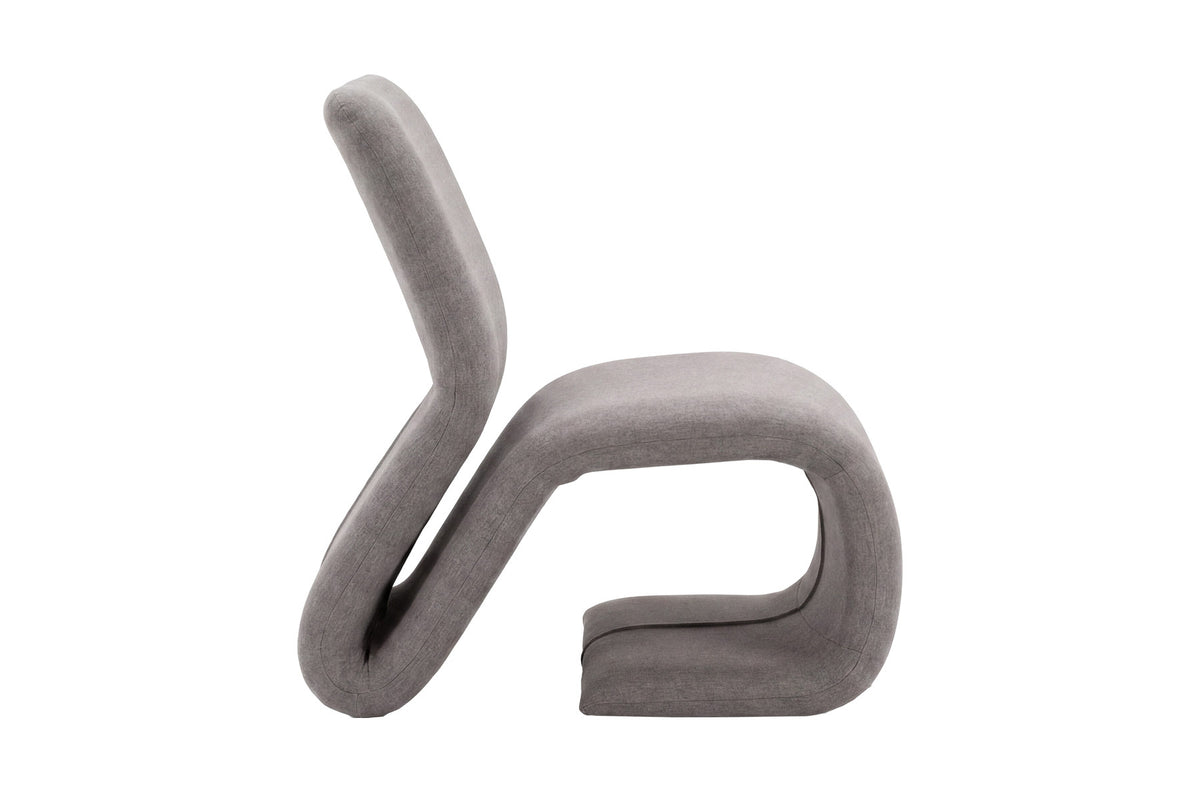 Rulls Sessel in Braun präsentiert im Onlineshop von KAQTU Design AG. Sessel mit Armlehnen ist von Venture Home