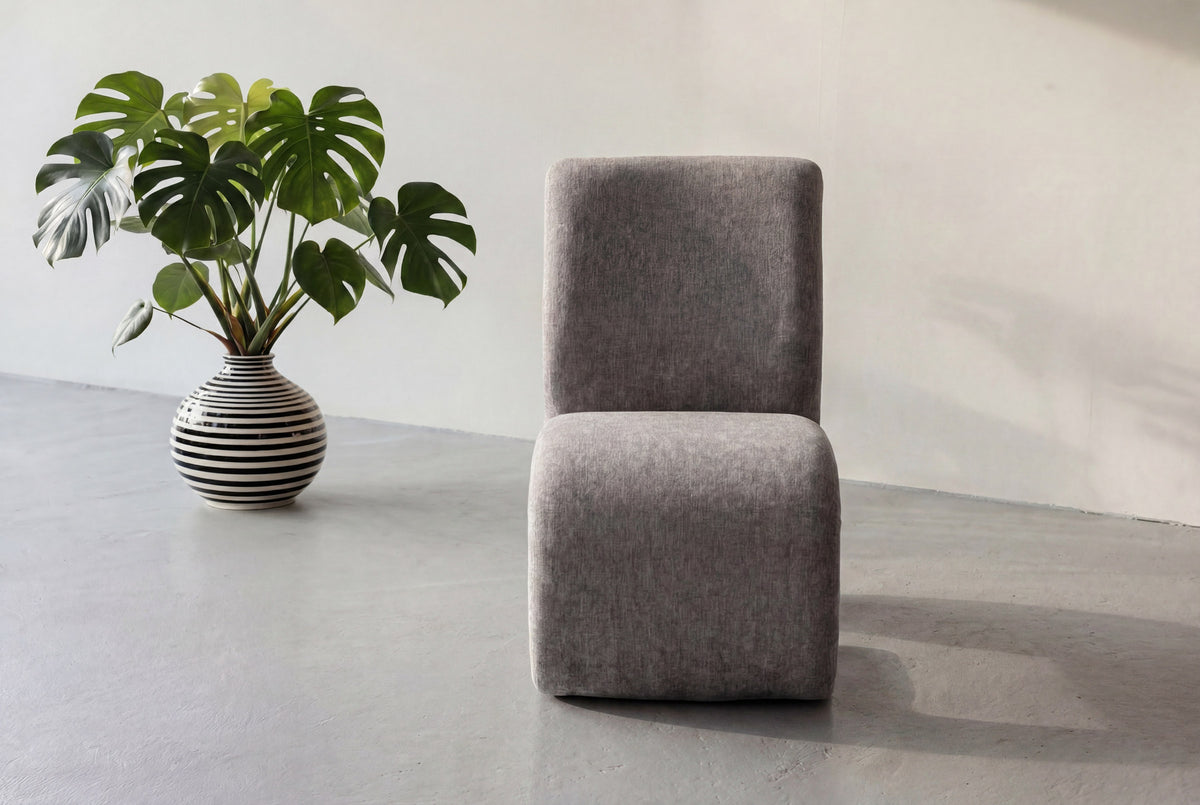 Rulls Sessel in Braun präsentiert im Onlineshop von KAQTU Design AG. Sessel mit Armlehnen ist von Venture Home