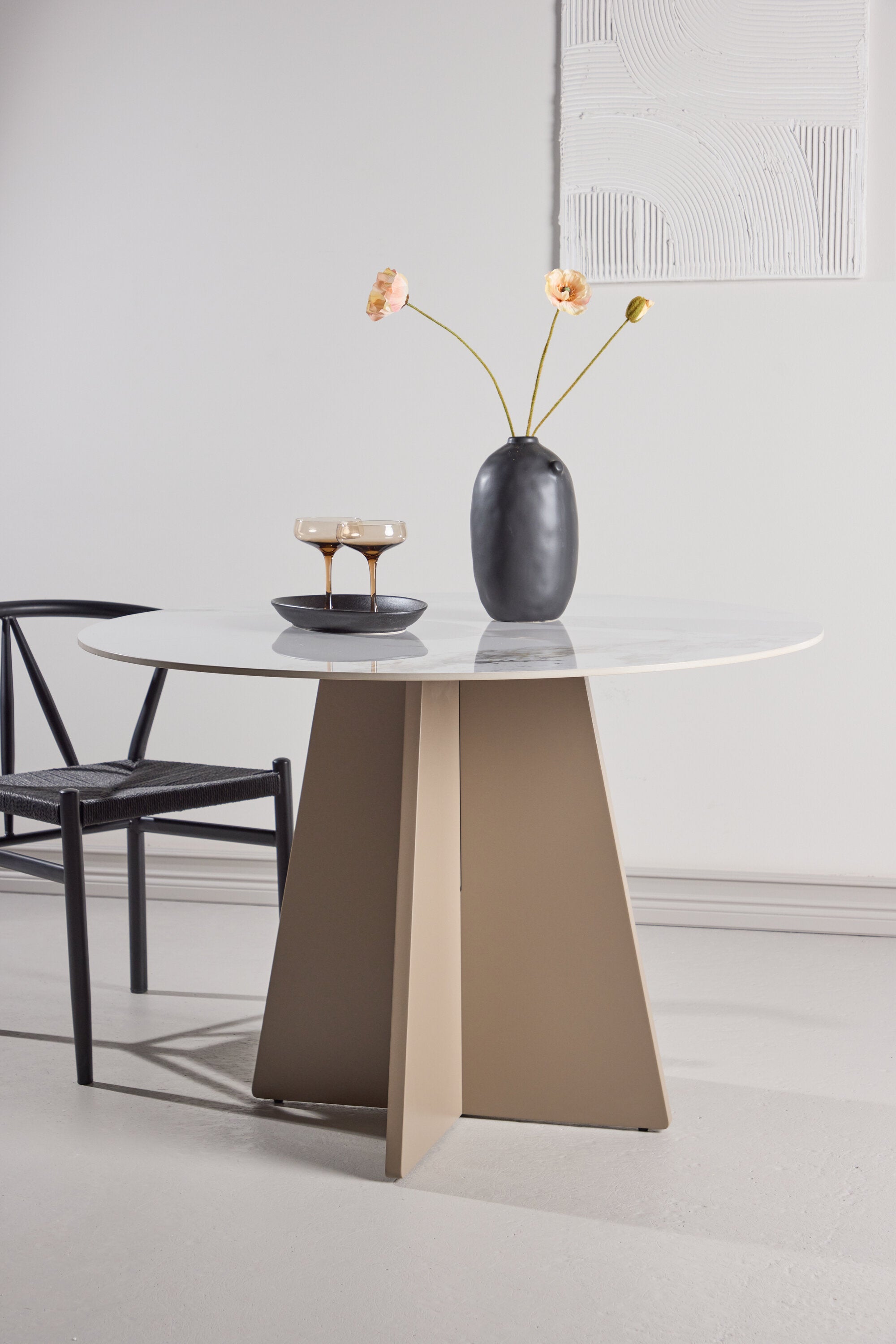 Bootcut Rund-Esstisch in Beige präsentiert im Onlineshop von KAQTU Design AG. Gartentisch ist von Venture Home