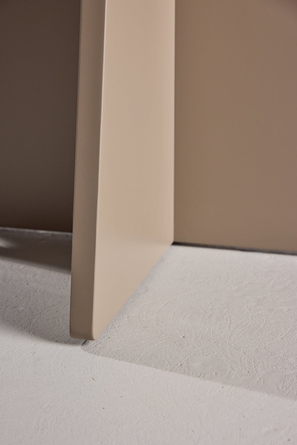 Bootcut Rund-Esstisch in Beige präsentiert im Onlineshop von KAQTU Design AG. Gartentisch ist von Venture Home