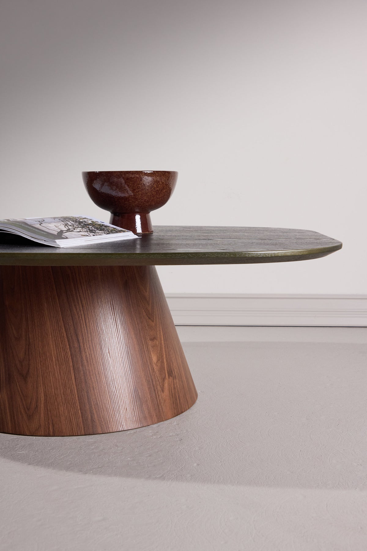 Lanzo Beistelltisch in Dunkelgrün präsentiert im Onlineshop von KAQTU Design AG. Beistelltisch ist von Venture Home