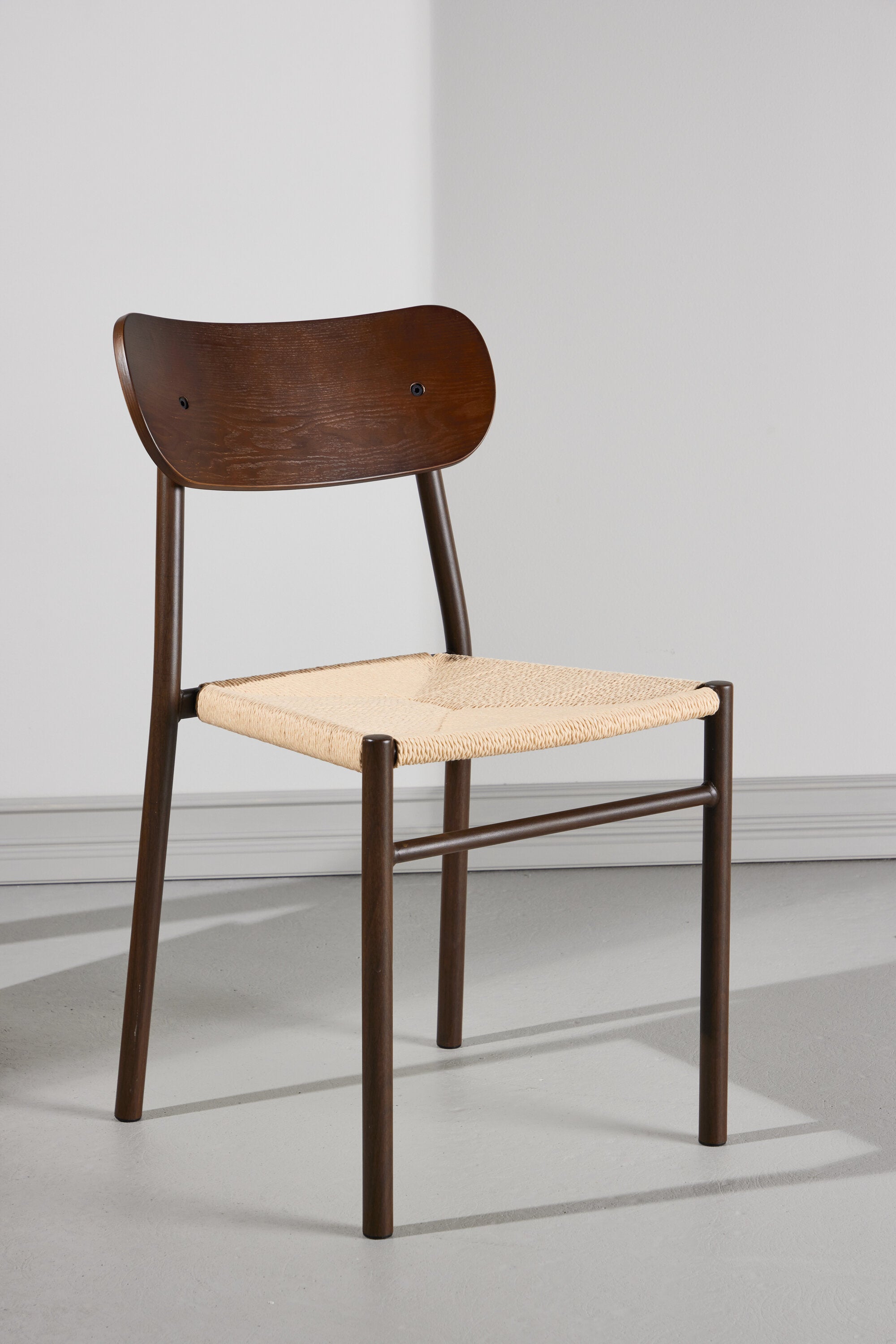 Polly Esszimmerstuhl in Mokka präsentiert im Onlineshop von KAQTU Design AG. Stuhl ist von Venture Home