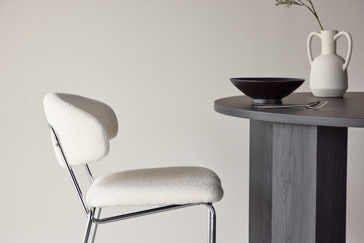 Chico Esszimmerstuhl in Weiß präsentiert im Onlineshop von KAQTU Design AG. Stuhl ist von Venture Home