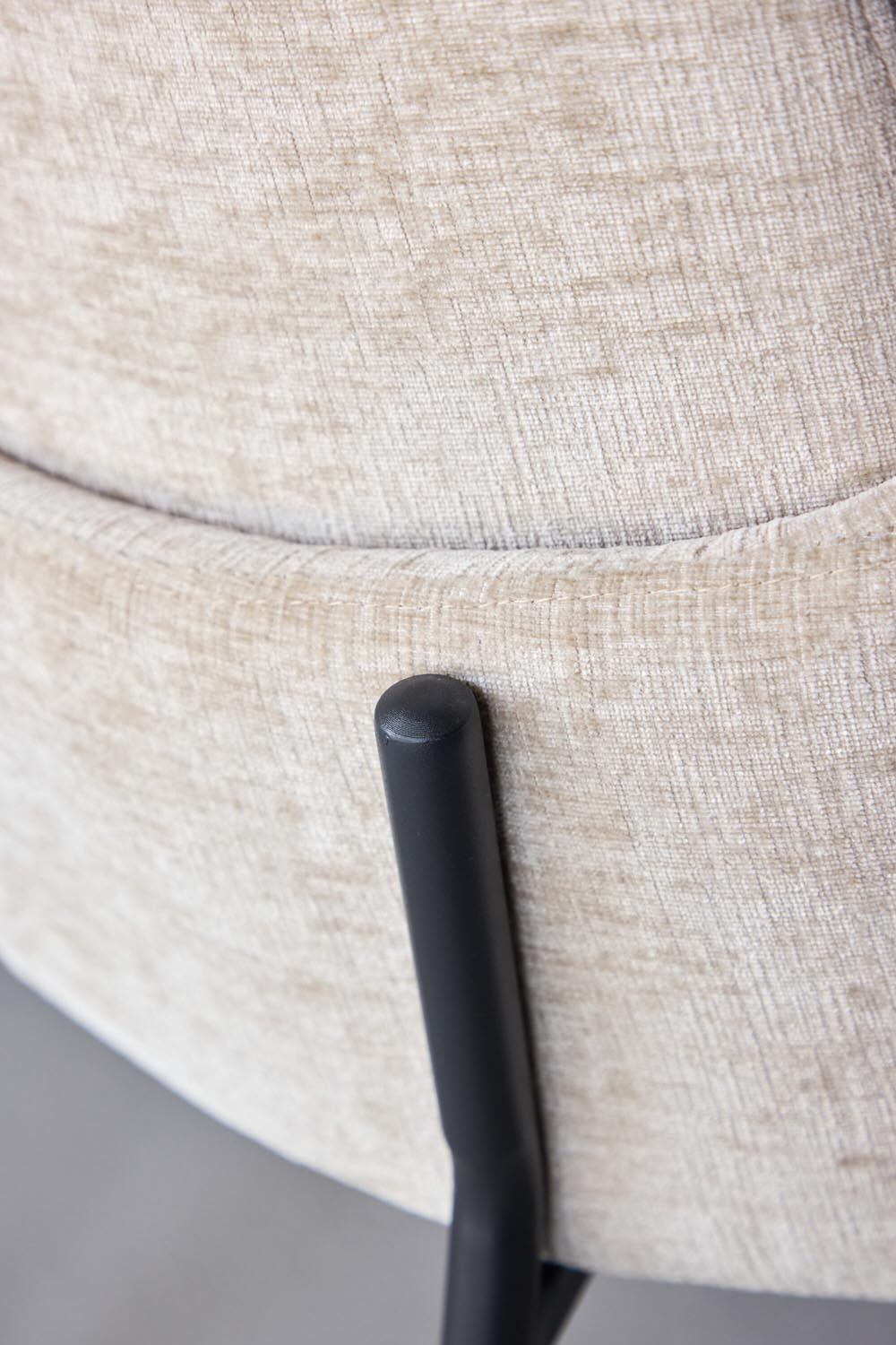 Blom Esszimmerstuhl in Beige präsentiert im Onlineshop von KAQTU Design AG. Stuhl mit Armlehne ist von Venture Home