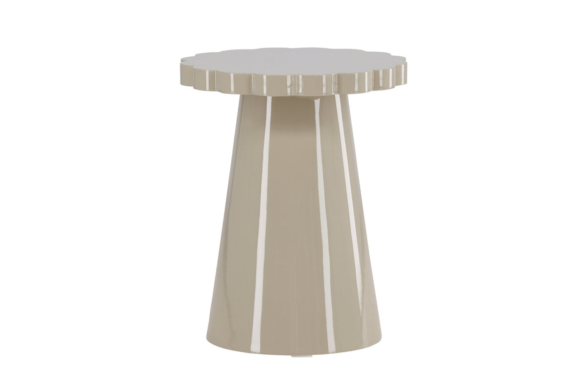 Krull Sofatisch in Beige präsentiert im Onlineshop von KAQTU Design AG. Beistelltisch ist von Venture Home