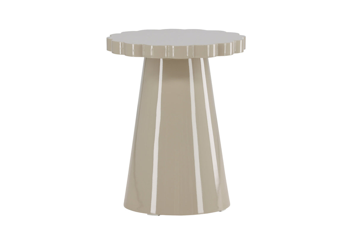 Krull Sofatisch in Beige präsentiert im Onlineshop von KAQTU Design AG. Beistelltisch ist von Venture Home