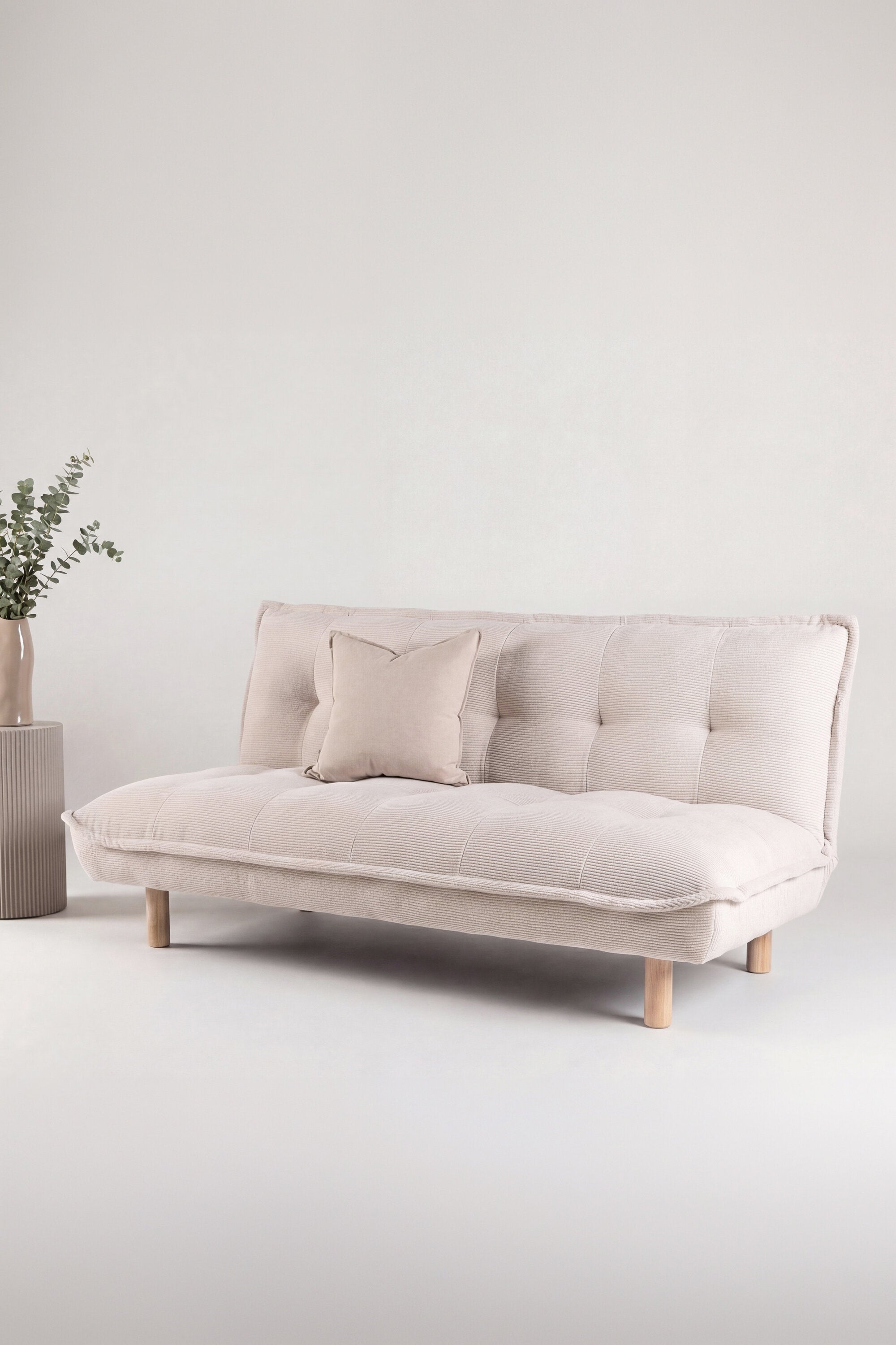 Gertrud 2-Sitzer-Sofa in Beige präsentiert im Onlineshop von KAQTU Design AG. 2er Sofa ist von Venture Home