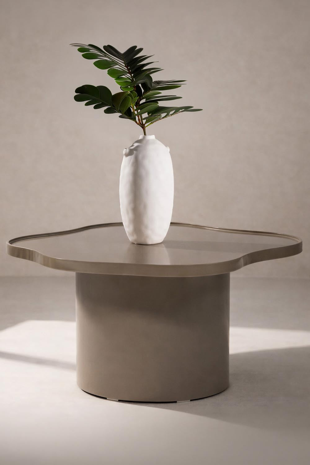 Ilse Couchtisch in Braun präsentiert im Onlineshop von KAQTU Design AG. Beistelltisch ist von Venture Home