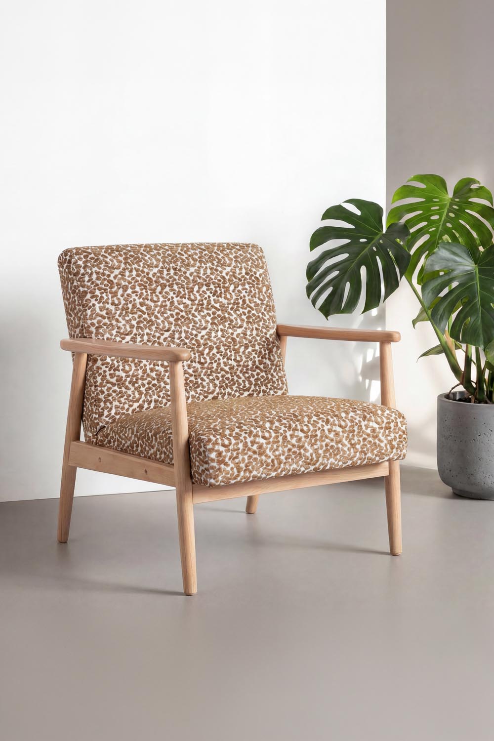 Runbert Loungestuhl in Braun präsentiert im Onlineshop von KAQTU Design AG. Outdoor-Sessel ist von Venture Home
