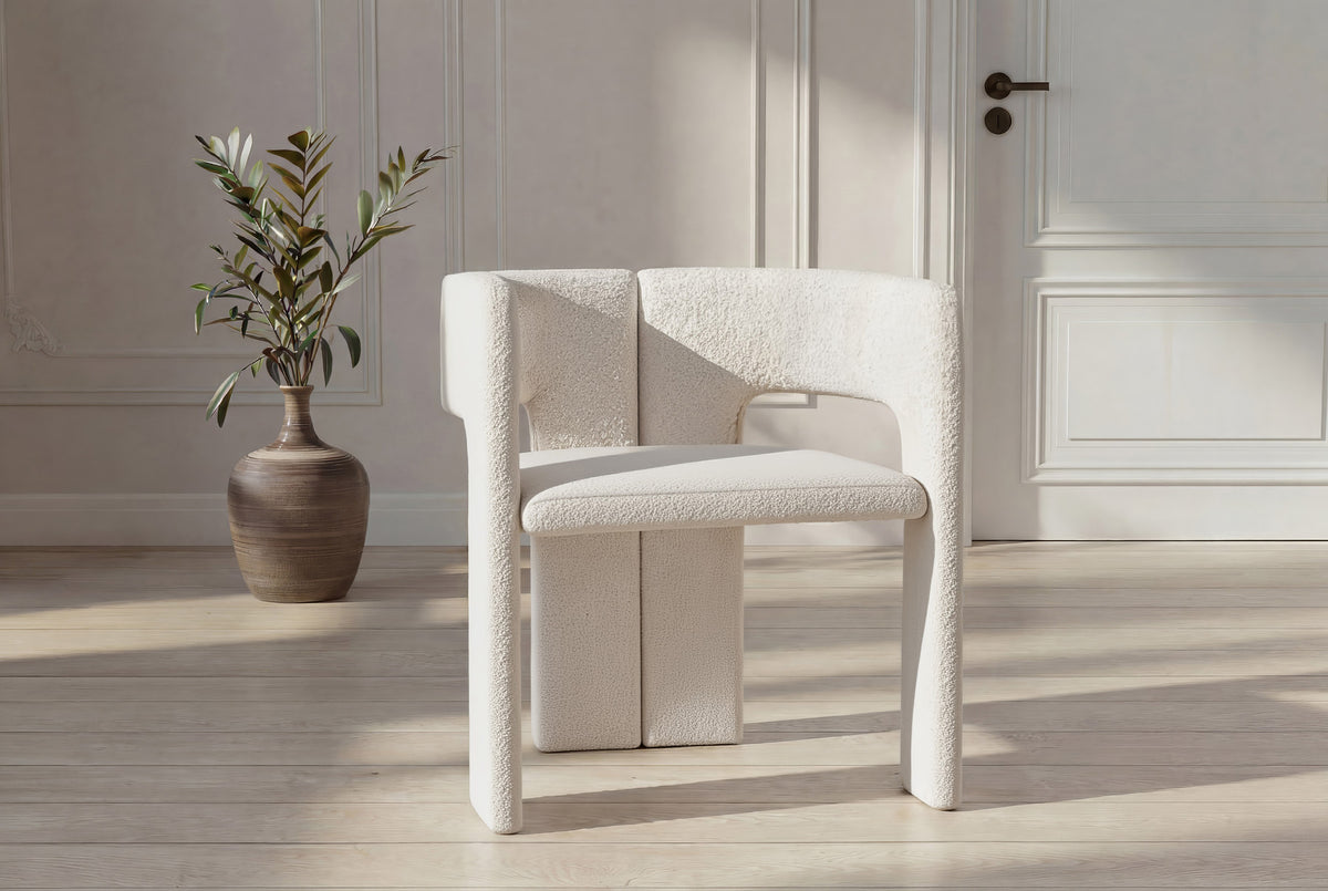 Stuhl Kristin in Weiss präsentiert im Onlineshop von KAQTU Design AG. Stuhl ist von Venture Home