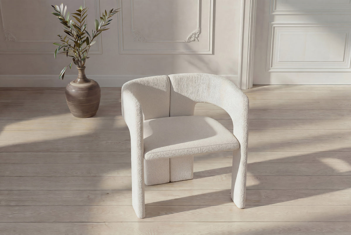 Stuhl Kristin in Weiss präsentiert im Onlineshop von KAQTU Design AG. Stuhl ist von Venture Home