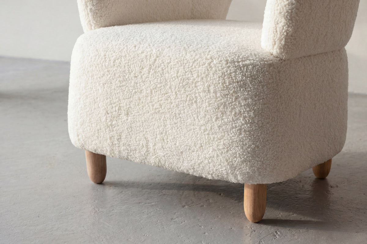 Moglas Sessel in Weiss präsentiert im Onlineshop von KAQTU Design AG. Sessel mit Armlehnen ist von Venture Home