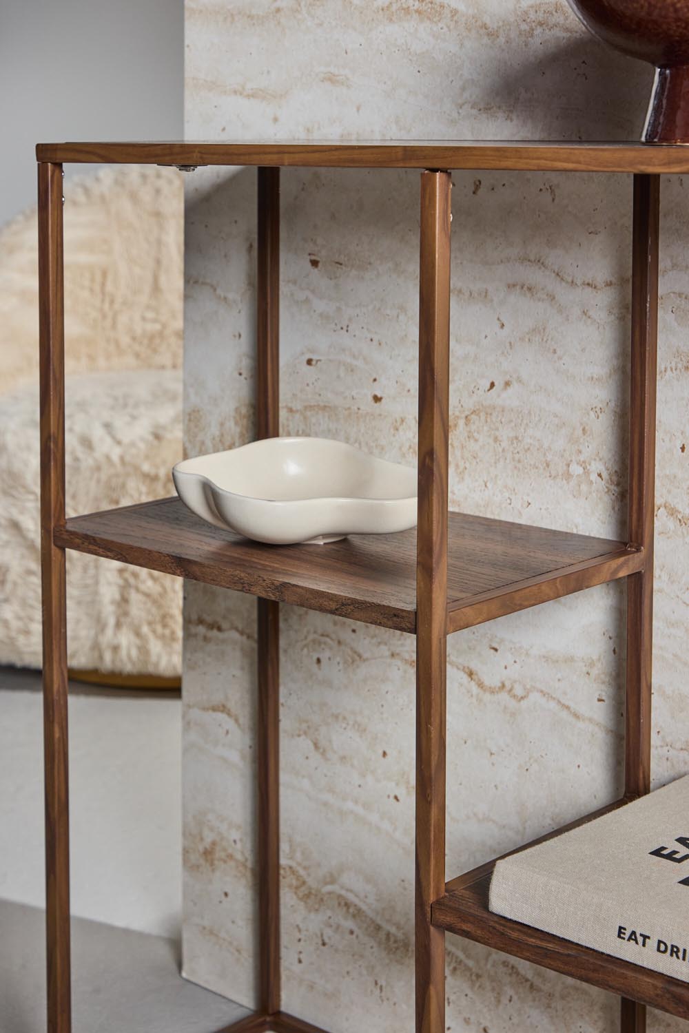 Staal Regal in Walnuss präsentiert im Onlineshop von KAQTU Design AG. Standregal ist von Venture Home