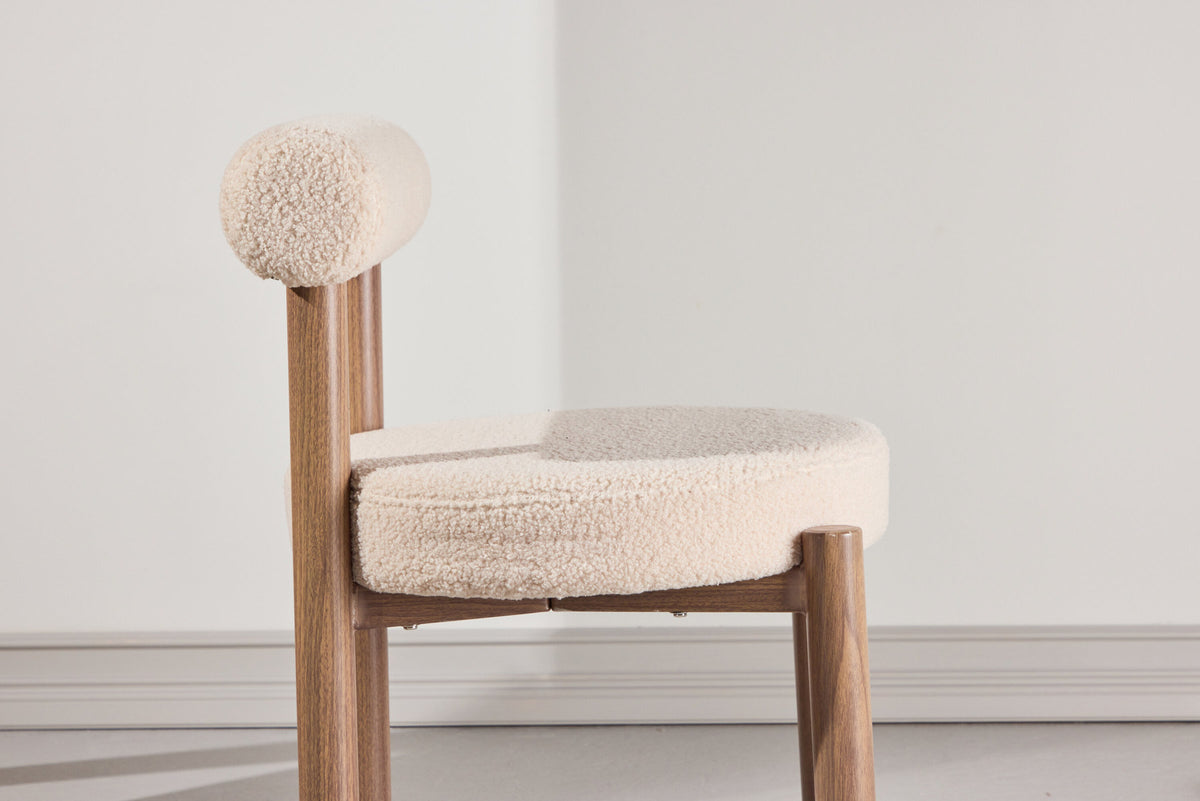 Tillo Esszimmerstuhl in Weiss präsentiert im Onlineshop von KAQTU Design AG. Stuhl ist von Venture Home