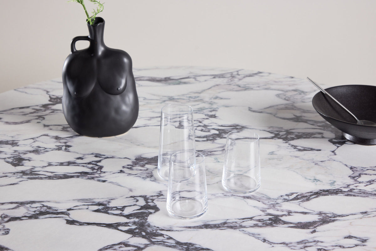 Tekla Esstisch rund in Hellgrau präsentiert im Onlineshop von KAQTU Design AG. Esstisch ist von Venture Home