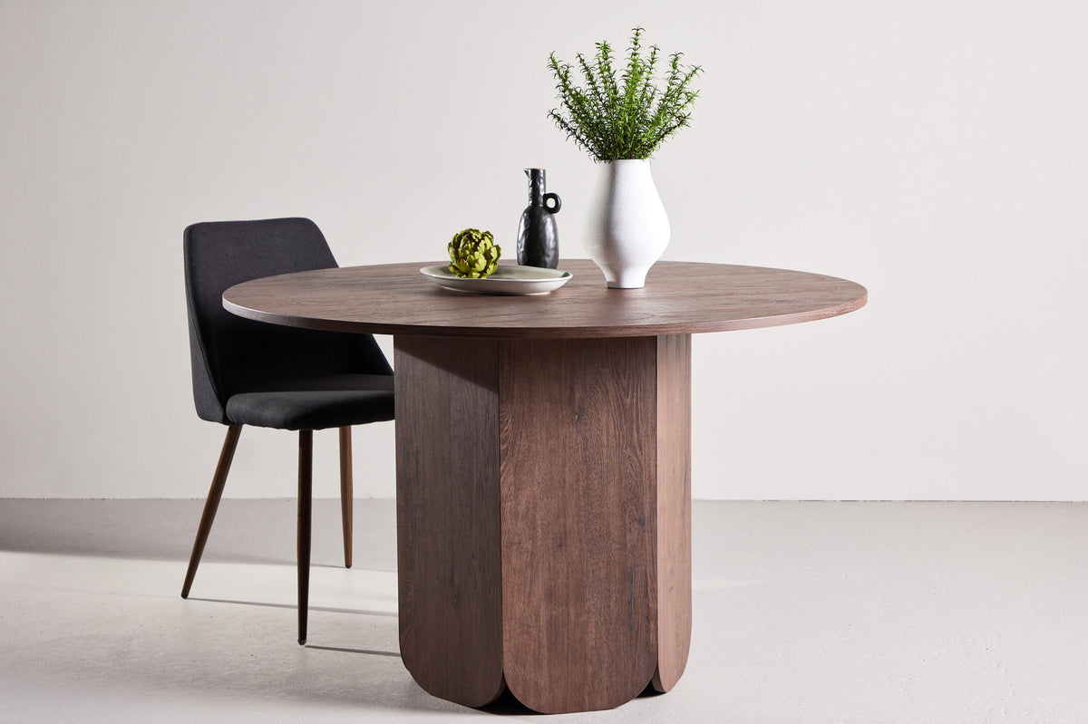Tekla Esstisch rund in Mokka präsentiert im Onlineshop von KAQTU Design AG. Esstisch ist von Venture Home