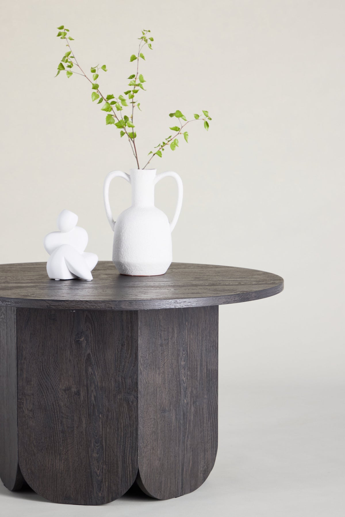 Tekla Sofatisch in Schwarz präsentiert im Onlineshop von KAQTU Design AG. Beistelltisch ist von Venture Home
