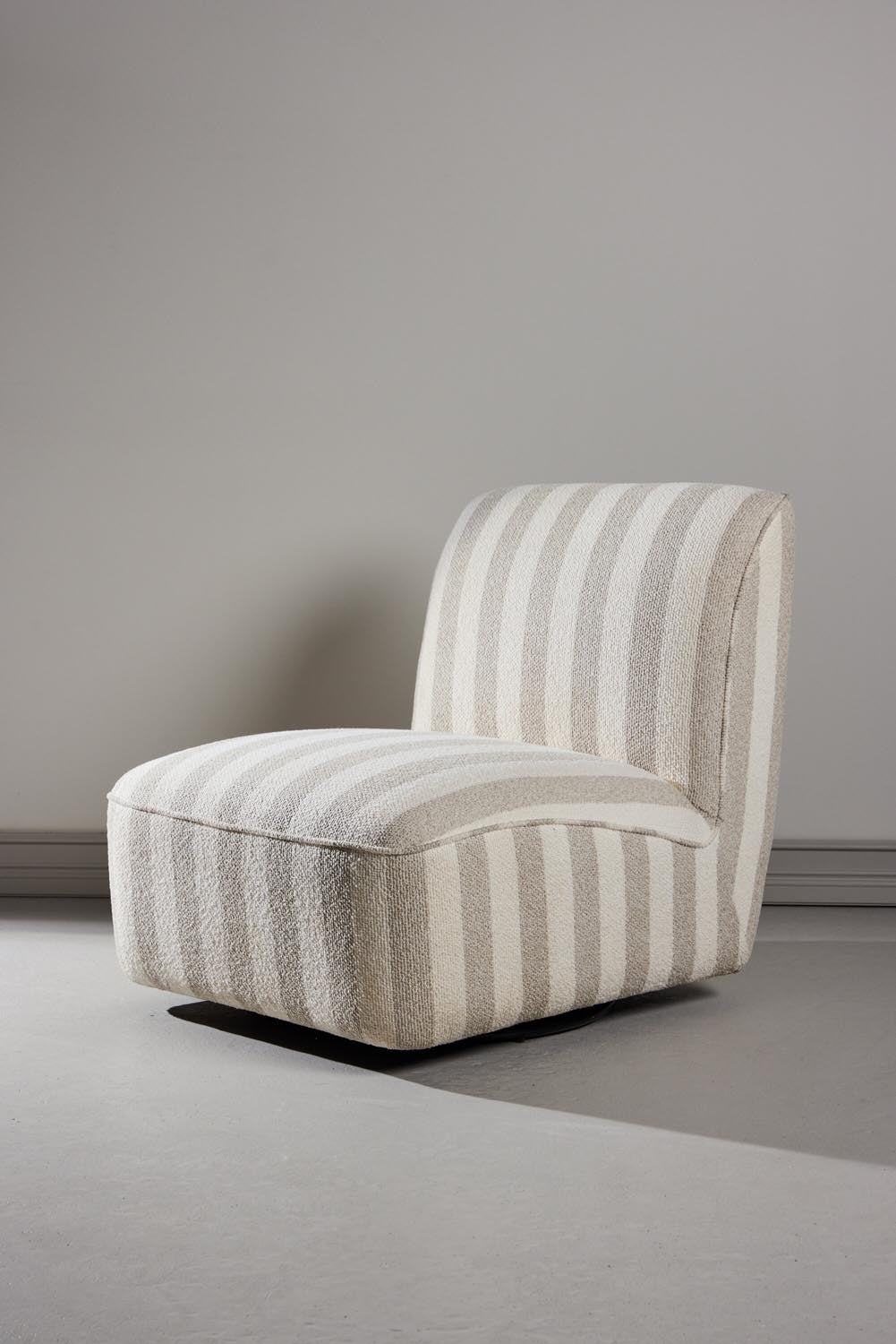 My Loungestuhl in Beige präsentiert im Onlineshop von KAQTU Design AG. Outdoor-Sessel ist von Venture Home