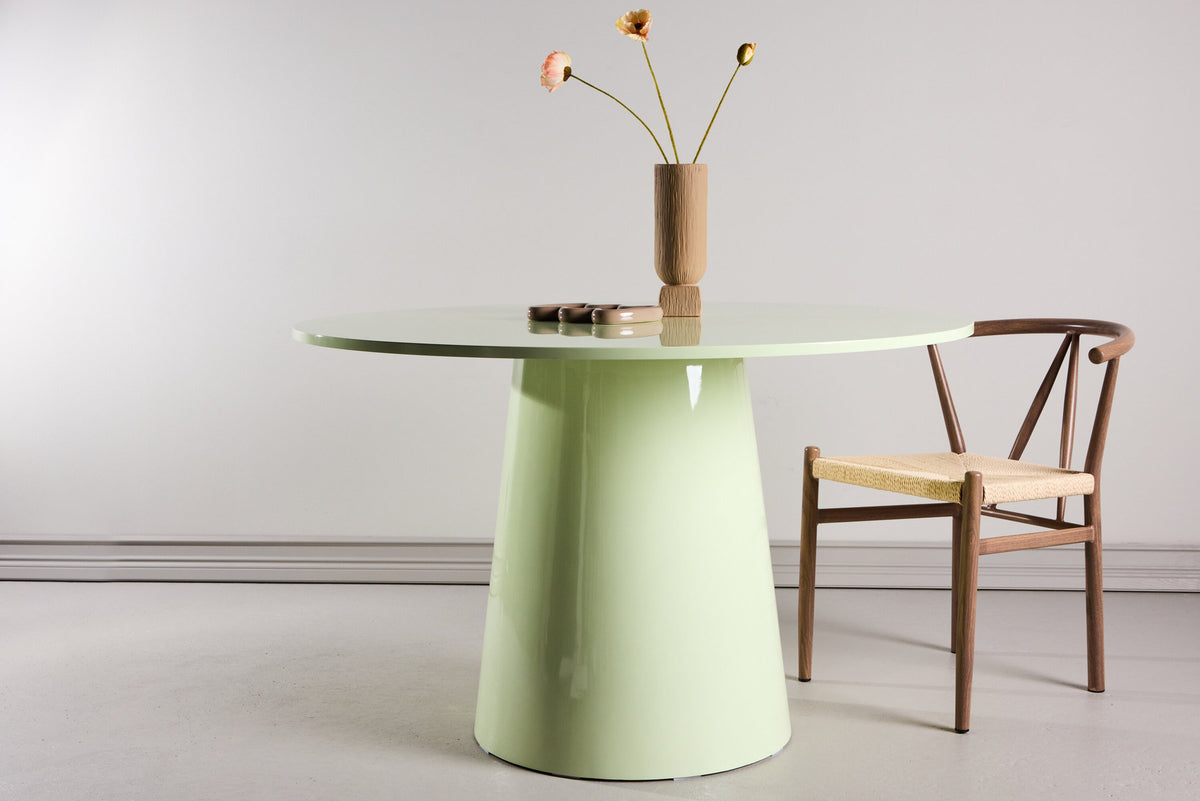 Lanzo Rundes Esstisch in Hellgrün präsentiert im Onlineshop von KAQTU Design AG. Esstisch ist von Venture Home
