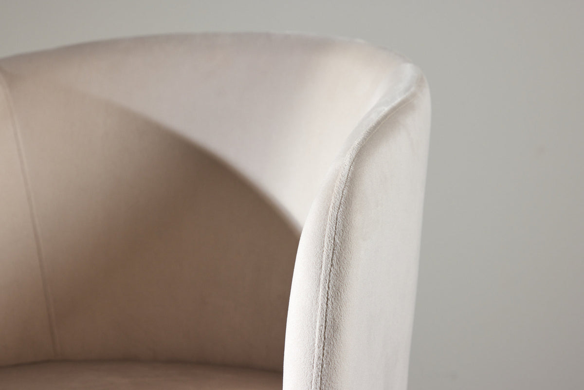 Berit Esszimmerstuhl in Beige präsentiert im Onlineshop von KAQTU Design AG. Stuhl ist von Venture Home