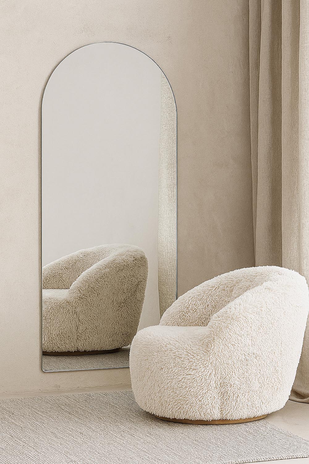 Sarasota Großer Spiegel in Klar präsentiert im Onlineshop von KAQTU Design AG. Spiegel ist von Venture Home