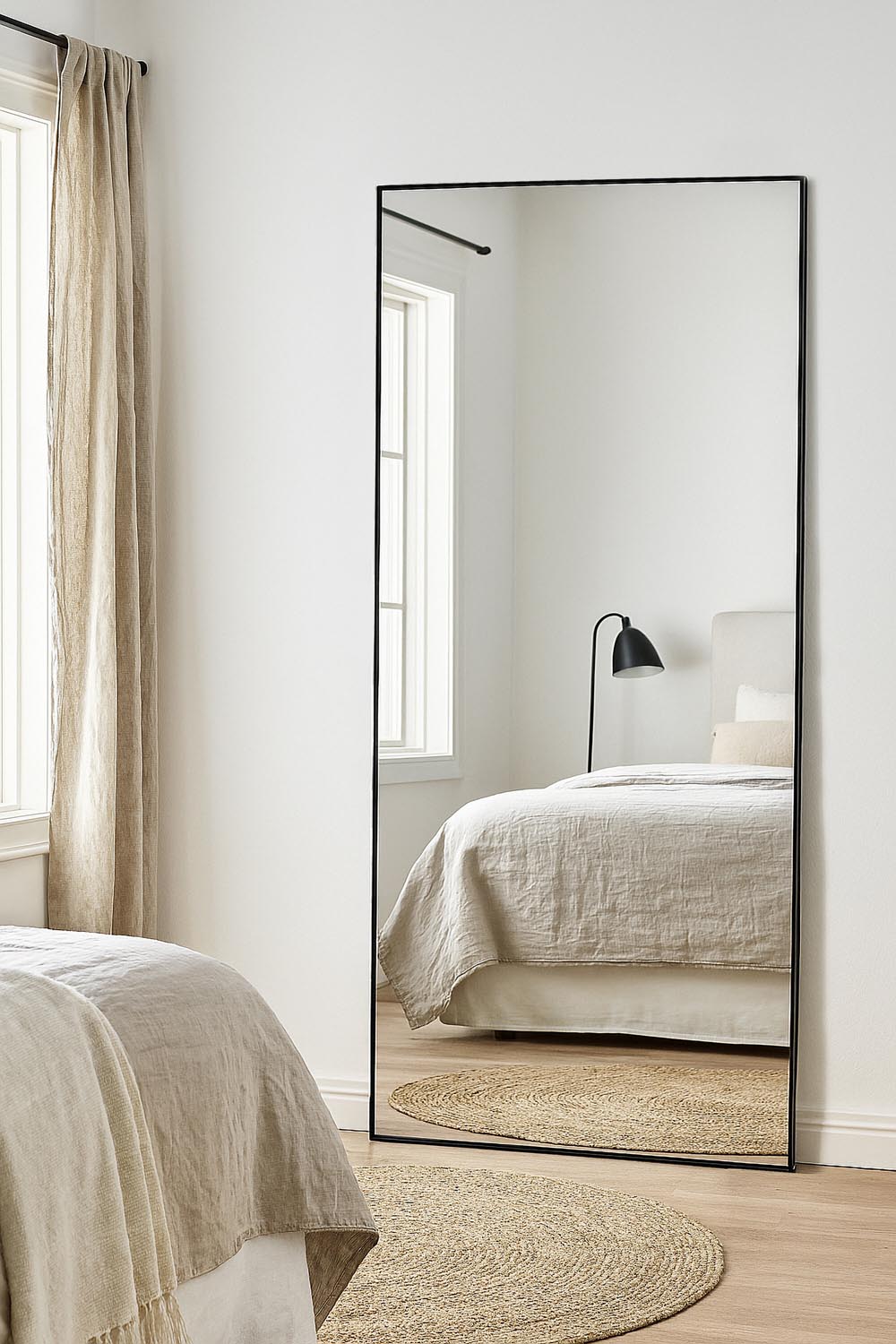 Dalton Großer Spiegel in Klar präsentiert im Onlineshop von KAQTU Design AG. Spiegel ist von Venture Home