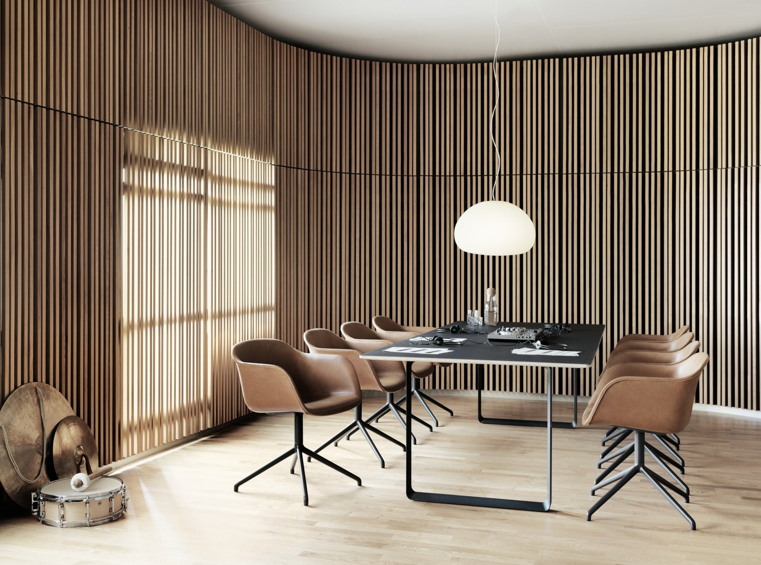 70/70 Tisch in Schwarz / Grau präsentiert im Onlineshop von KAQTU Design AG. Esstisch ist von Muuto