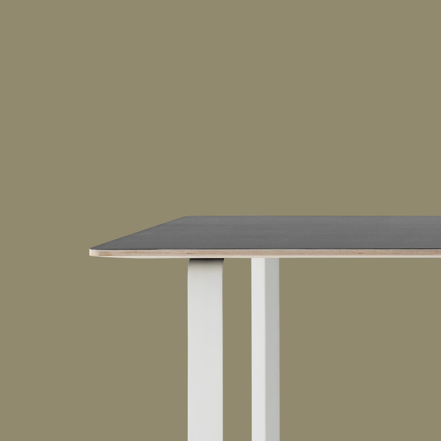 70/70 Tisch 255 cm in Schwarz / Weiss präsentiert im Onlineshop von KAQTU Design AG. Esstisch ist von Muuto