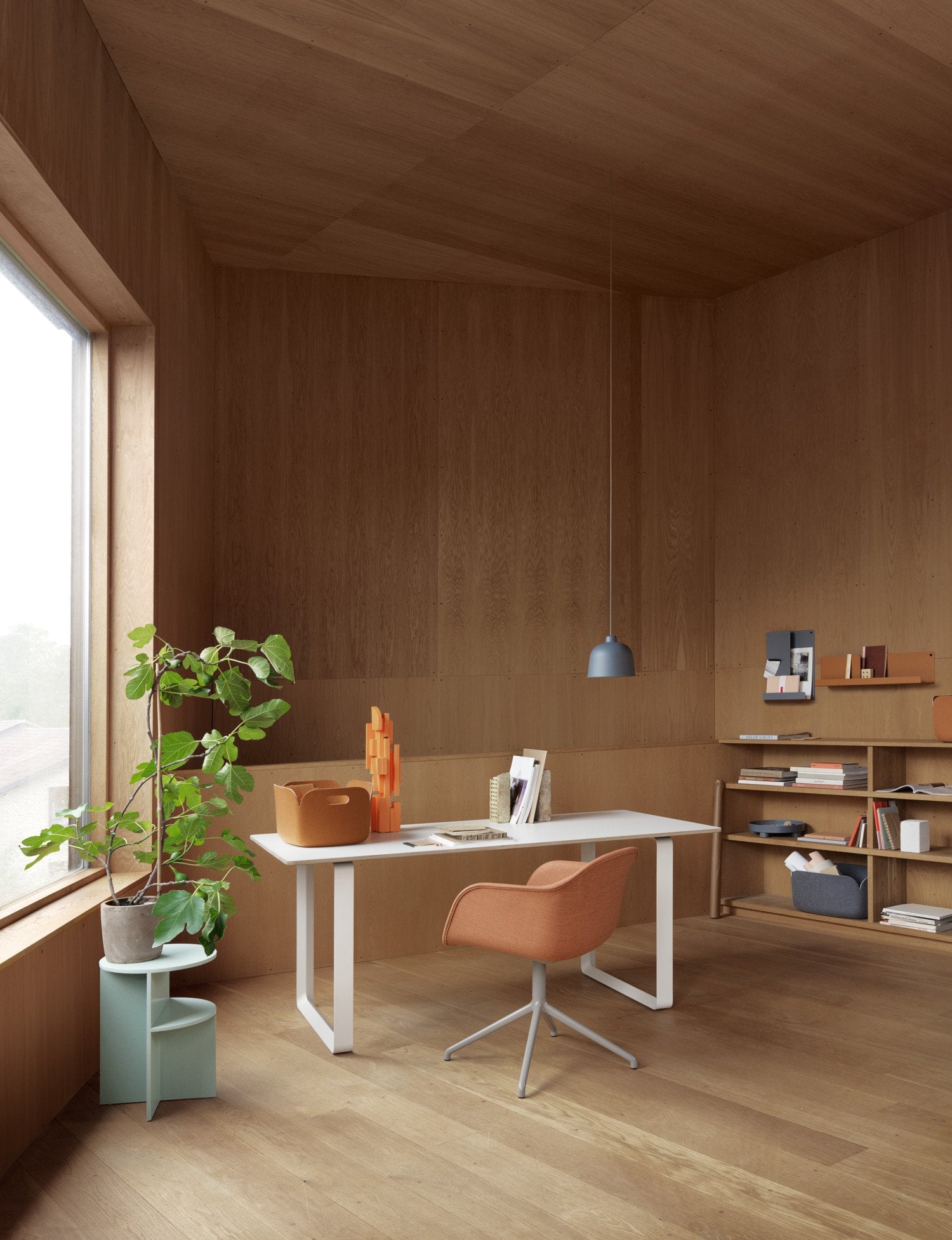 70/70 Tisch in Weiss / Sand präsentiert im Onlineshop von KAQTU Design AG. Esstisch ist von Muuto