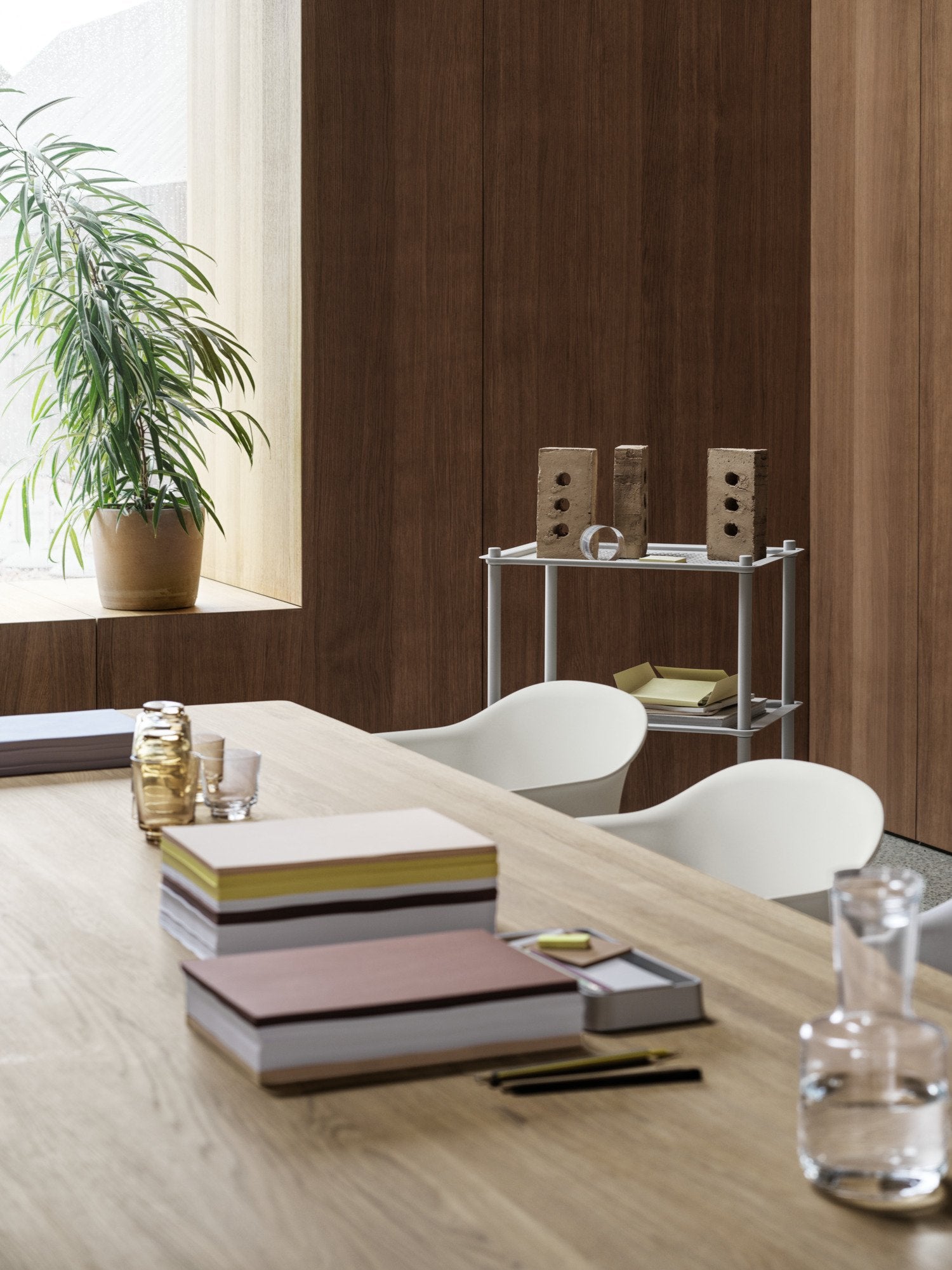 70/70 Tisch in Eiche / Schwarz präsentiert im Onlineshop von KAQTU Design AG. Esstisch ist von Muuto