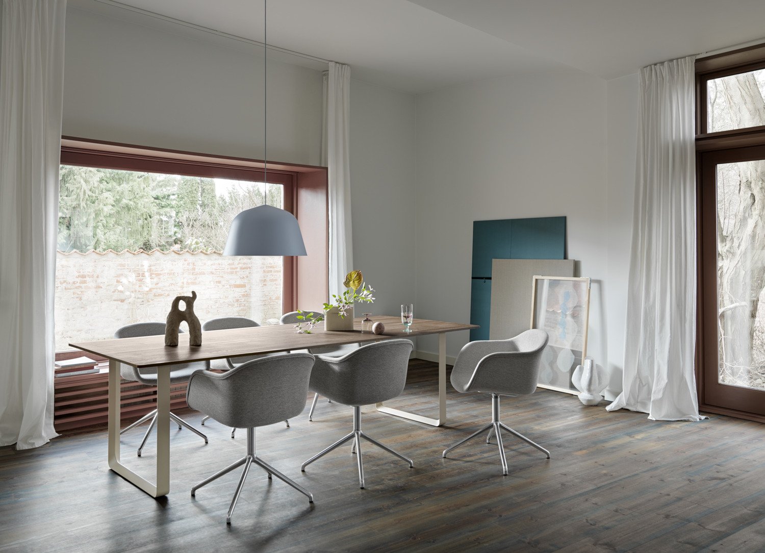 70/70 Tisch in Dunkelbraun / Grau präsentiert im Onlineshop von KAQTU Design AG. Esstisch ist von Muuto
