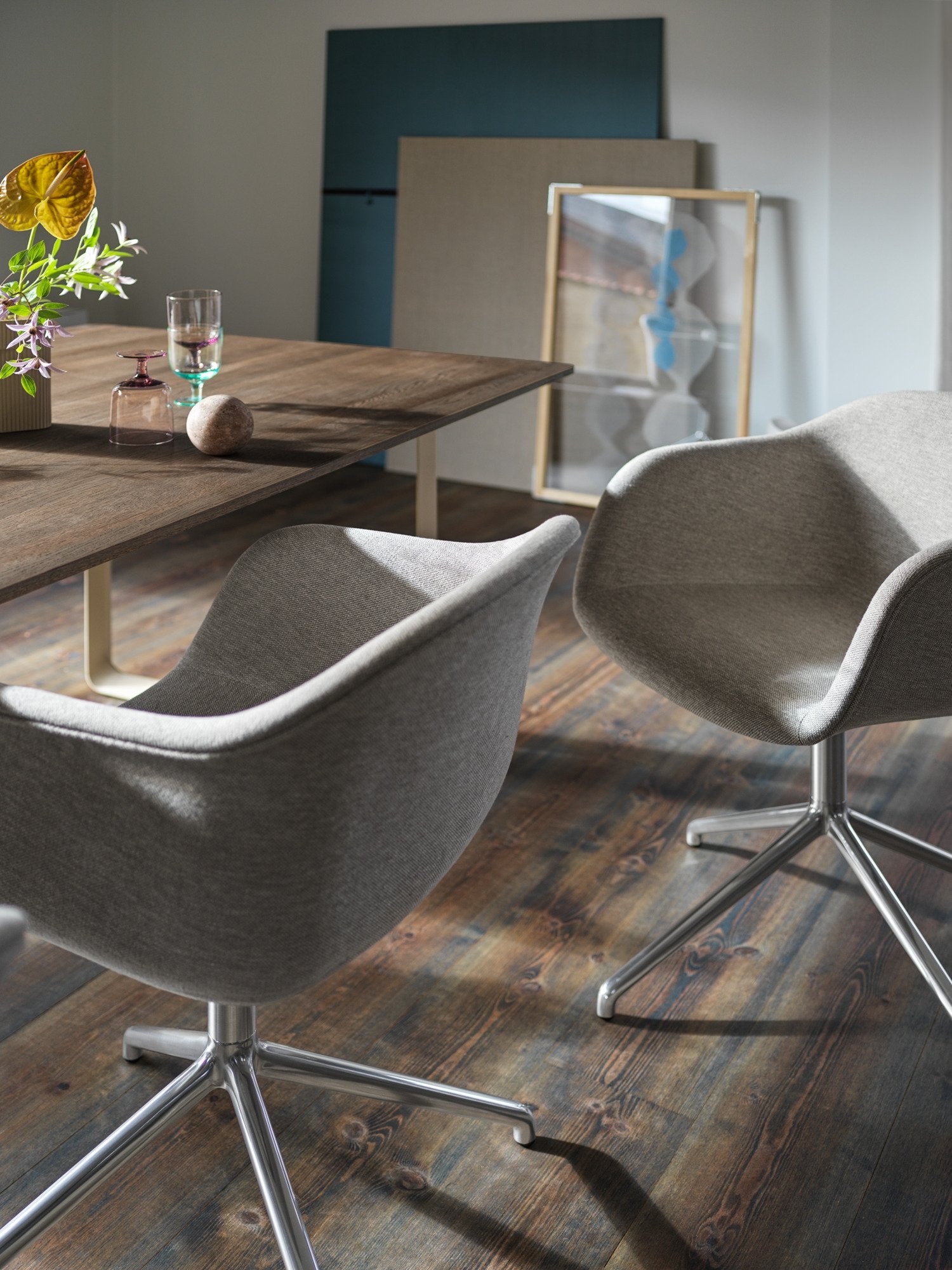 70/70 Tisch 255 cm in Dunkelbraun / Sand präsentiert im Onlineshop von KAQTU Design AG. Esstisch ist von Muuto
