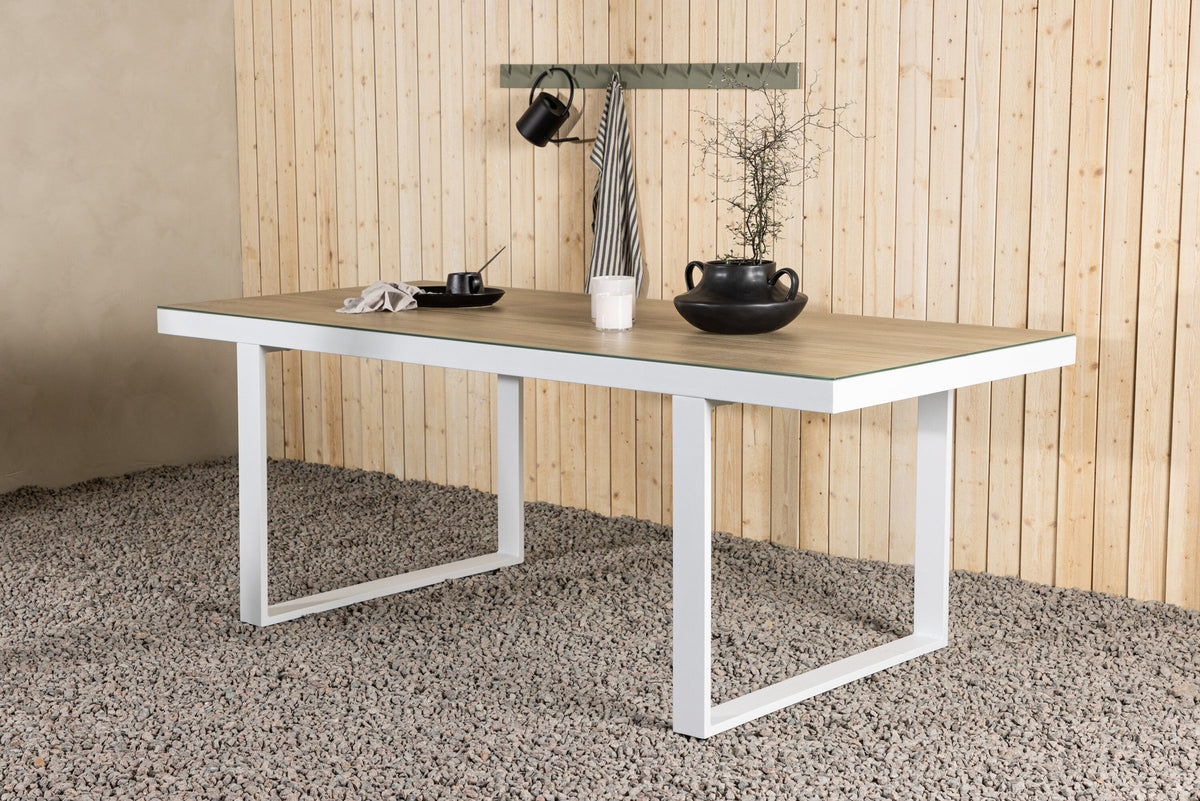 Merlo Gartentisch rechteckig in Weiss präsentiert im Onlineshop von KAQTU Design AG. Gartentisch ist von Venture Home
