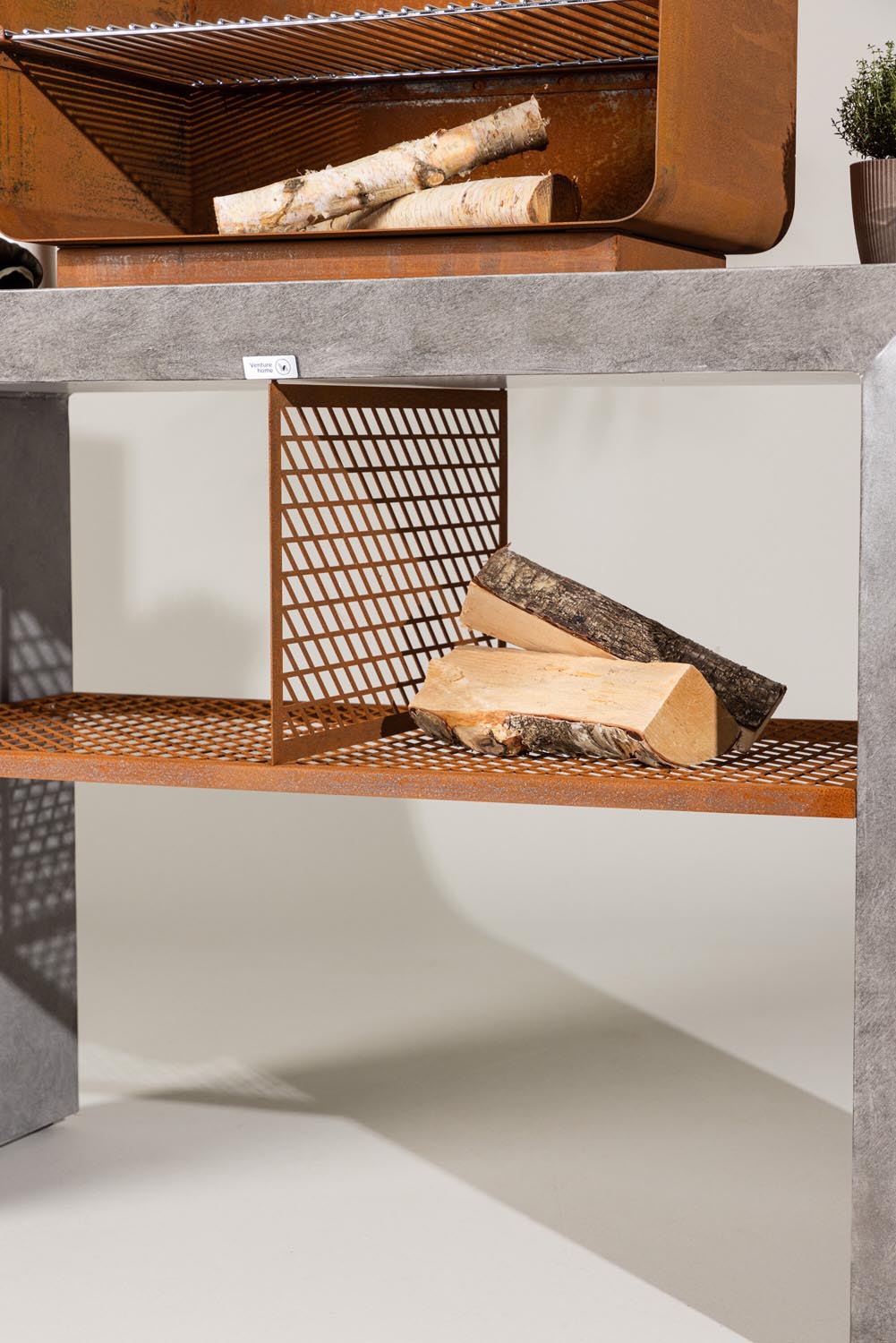 Velas Sectionals in Hellgrau präsentiert im Onlineshop von KAQTU Design AG. Feuerstelle ist von Venture Home