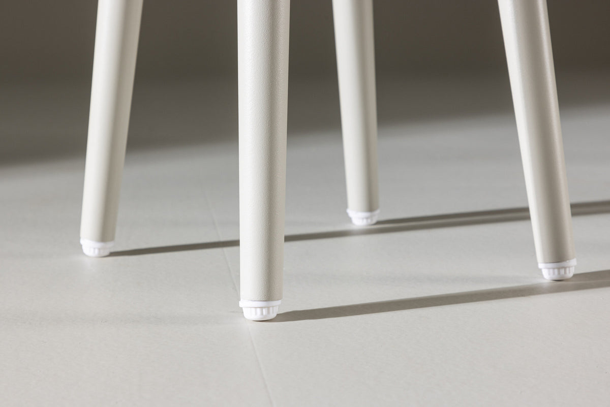 Lina Beistelltisch in Beige präsentiert im Onlineshop von KAQTU Design AG. Beistelltisch Outdoor ist von Venture Home