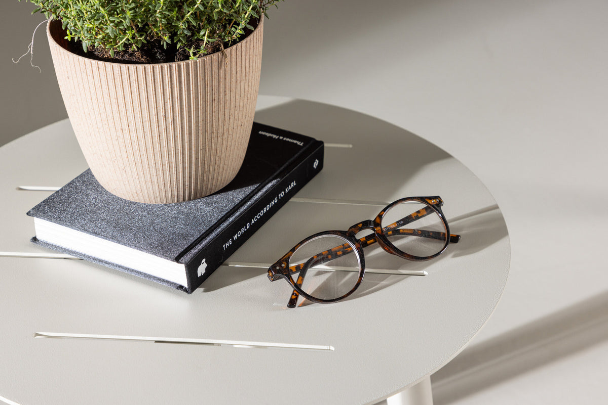 Lina Beistelltisch in Beige präsentiert im Onlineshop von KAQTU Design AG. Beistelltisch Outdoor ist von Venture Home
